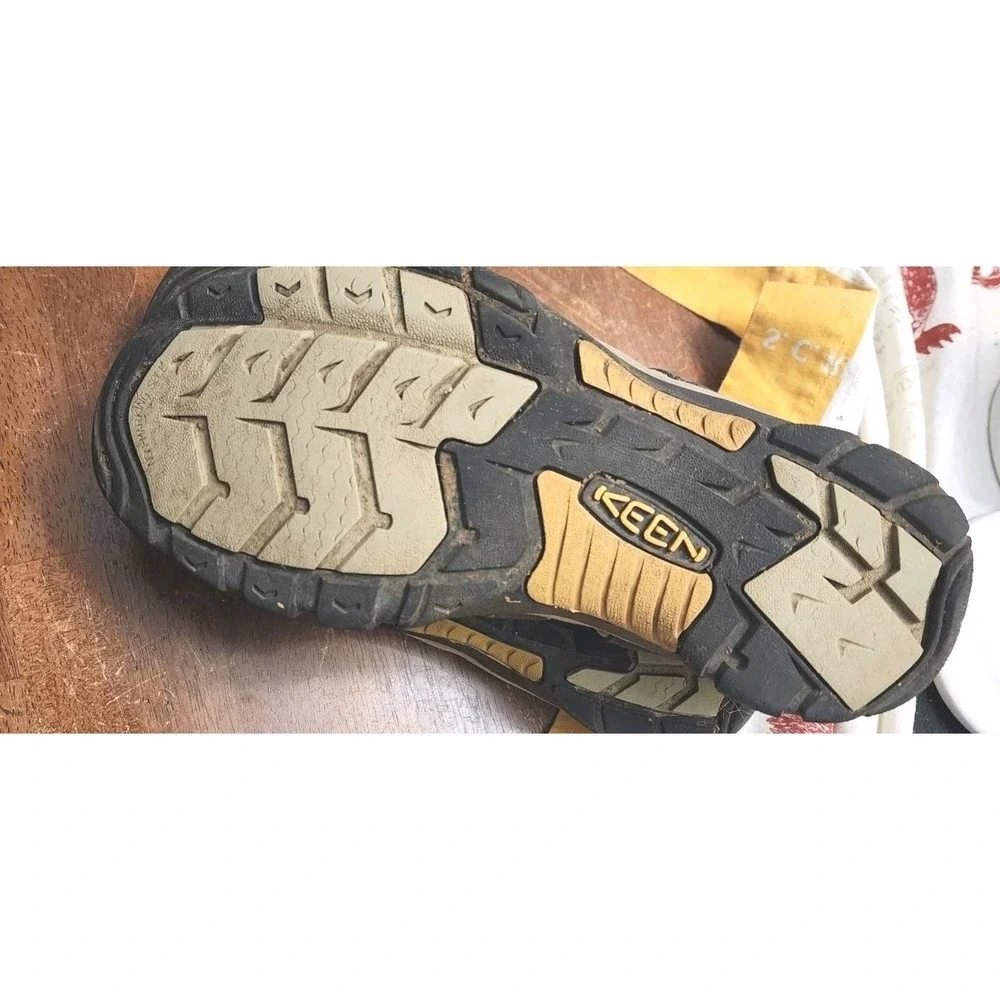 KEEN Men's Newport H2 Sandals Size 12 Beige Taupe Tan Water Sandals Great Condit